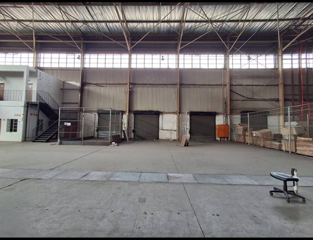 8,558M² WAREHOUSE TO LET IN DENVER